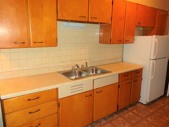 4th image of 4451 Grace Ave
