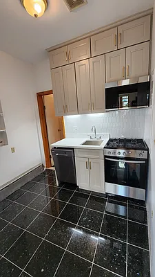 Rented by Apple Exclusive Realty Inc | media 2