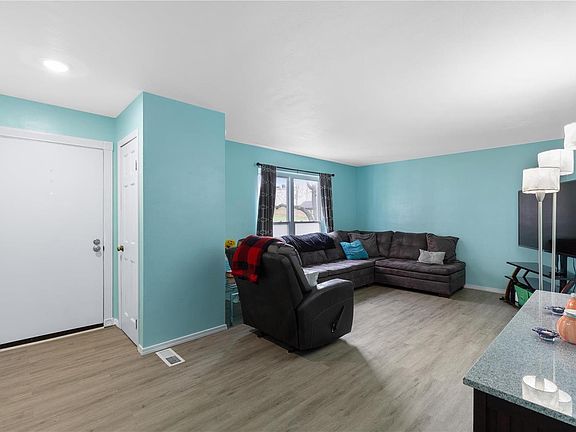 5th image of 1034 Willow Brook Dr Unit 1034