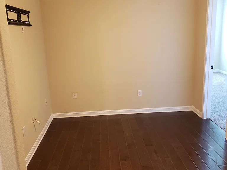 18509 Bassano Ave — Photo 14
