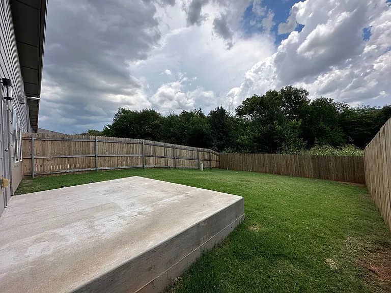 13508 Vinita Dr — Photo 2