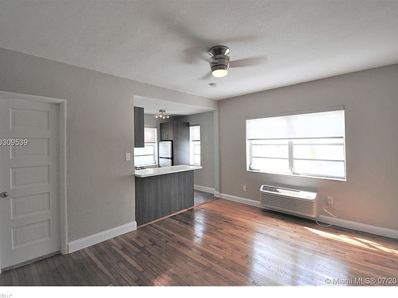 4th image of 1453 Euclid Ave
