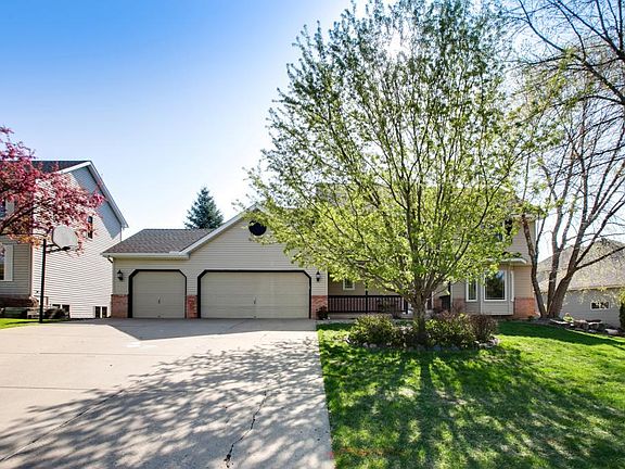 2nd image of 2593 Windsor Ln