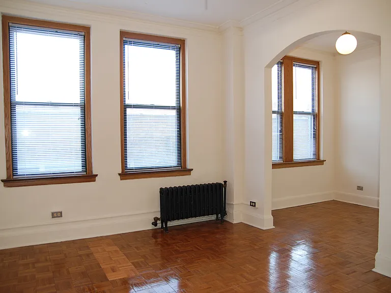 431 West Roscoe Street — Photo 12