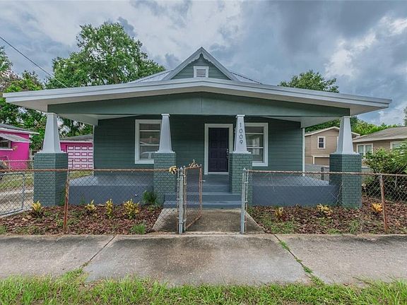 3rd image of 1009 E Lake Ave