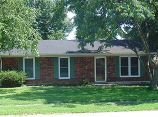 300 Paddock Dr, Versailles, KY 40383
