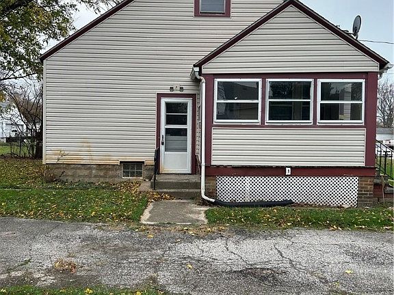 3rd image of 1611 W 22nd St