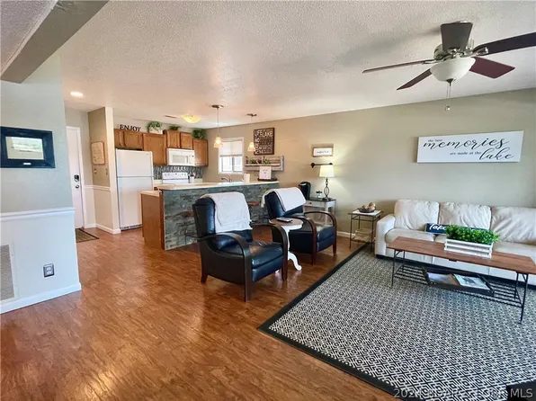 373 Barba Le Lane Unit #3D, Lake Ozark, MO 65049
