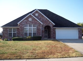 512 Foster Ln, Warrensburg, MO 64093