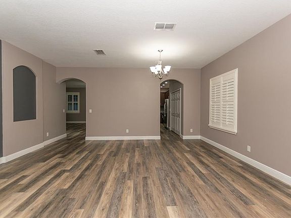 4th image of 408 Thoroughbred Way