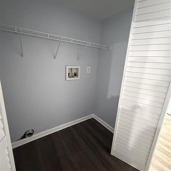 3336 Camelot Dr — Photo 43