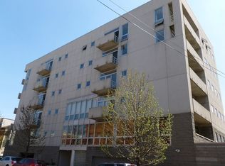 1035 W Huron St APT 701, Chicago, IL 60642