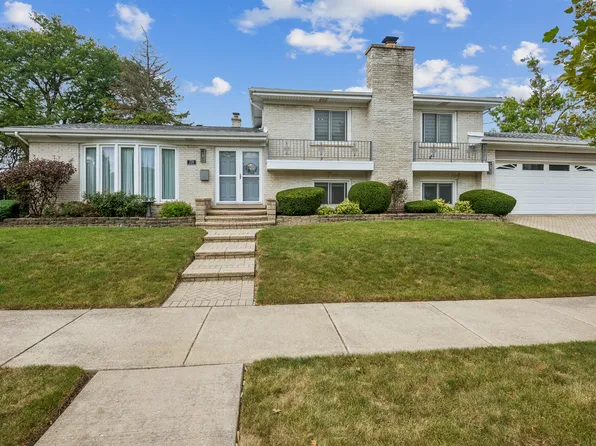 7730 Arcadia St, Morton Grove, IL 60053