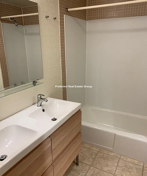 330 Newton St #C — Photo 9