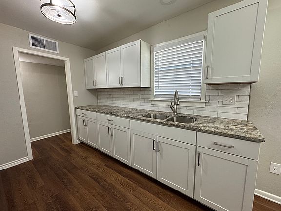 4th image of 2507 Crown Ave