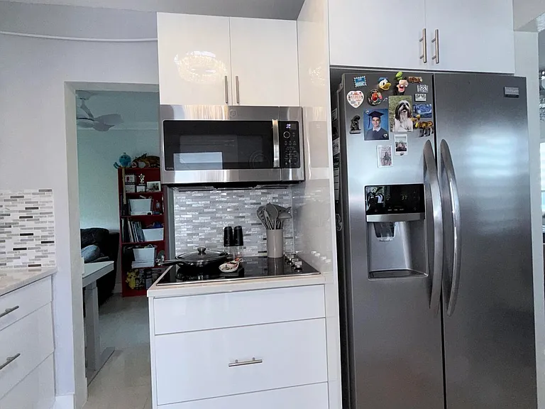 9235 SW 41st St — Photo 41