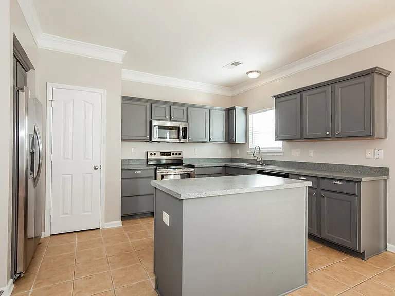 7913 Bushy Creek Dr — Photo 8