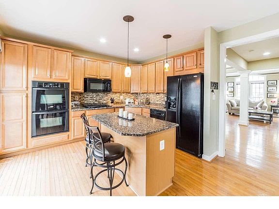 2nd image of 3303 Ellington Ln