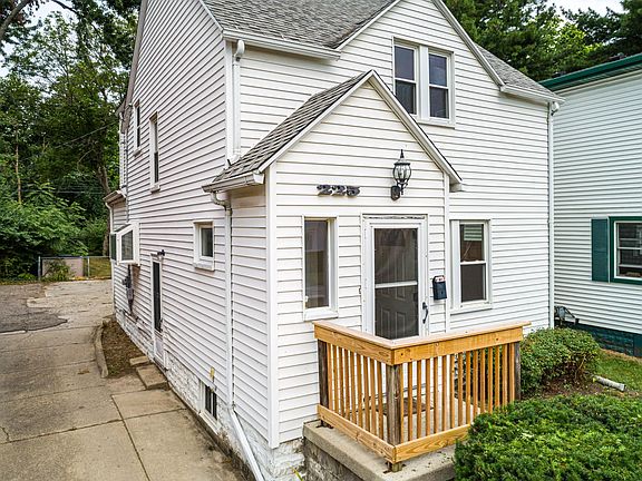 225 Gunson - View #2