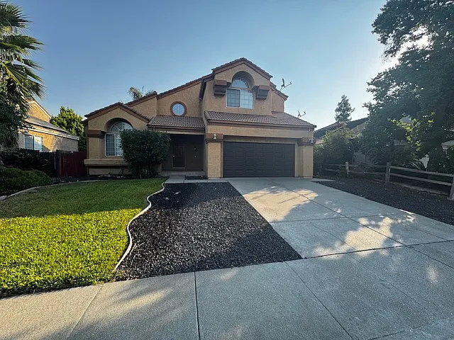 625 Roscommon Pl — Photo 2