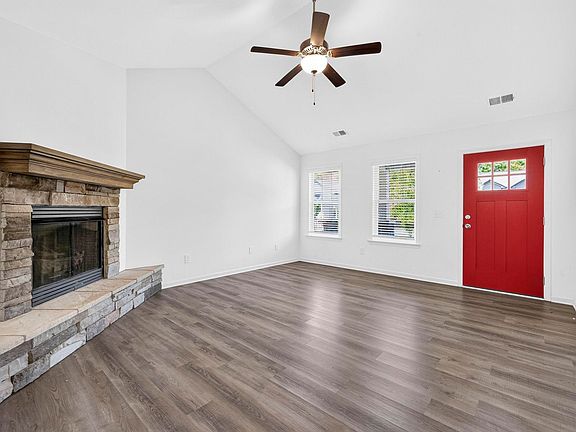 4th image of 16 Mendham Ln