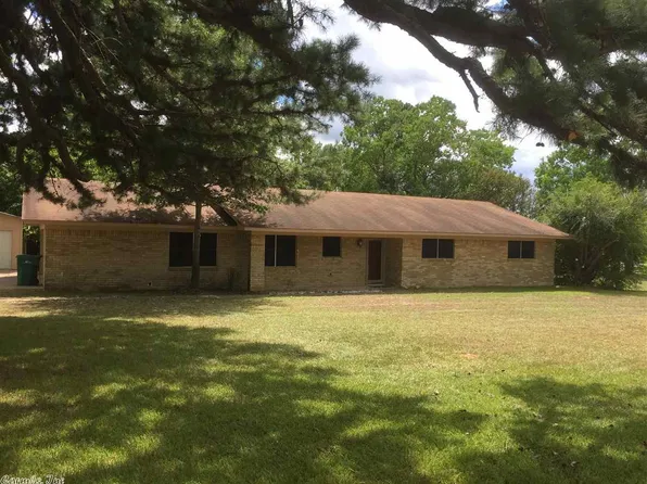 902 Crestview Dr S, Atlanta, TX 75551