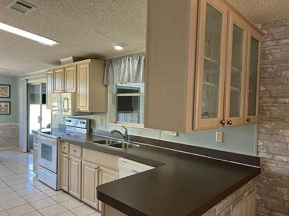 5th image of 4304 Hamlin Way #Ham4304