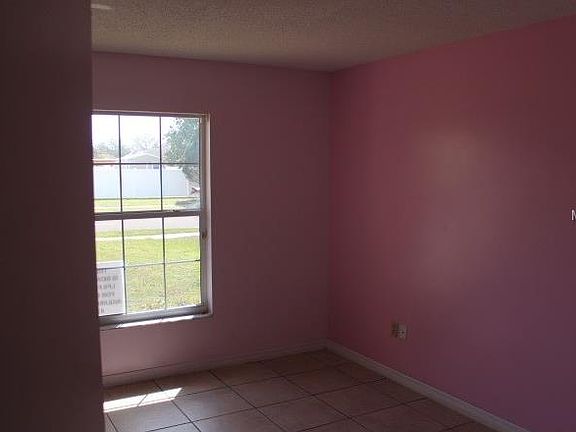 4th image of 7121 Hollowell Dr
