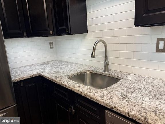 3rd image of 309 Yoakum Pkwy APT 314