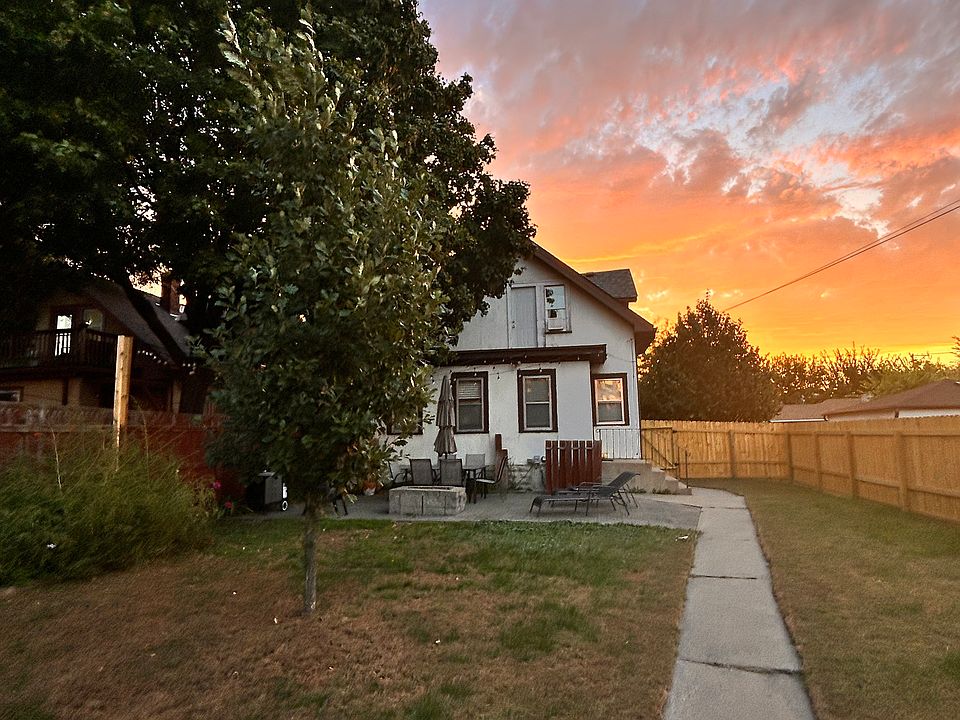 1st image of 2514 3rd St NE #2