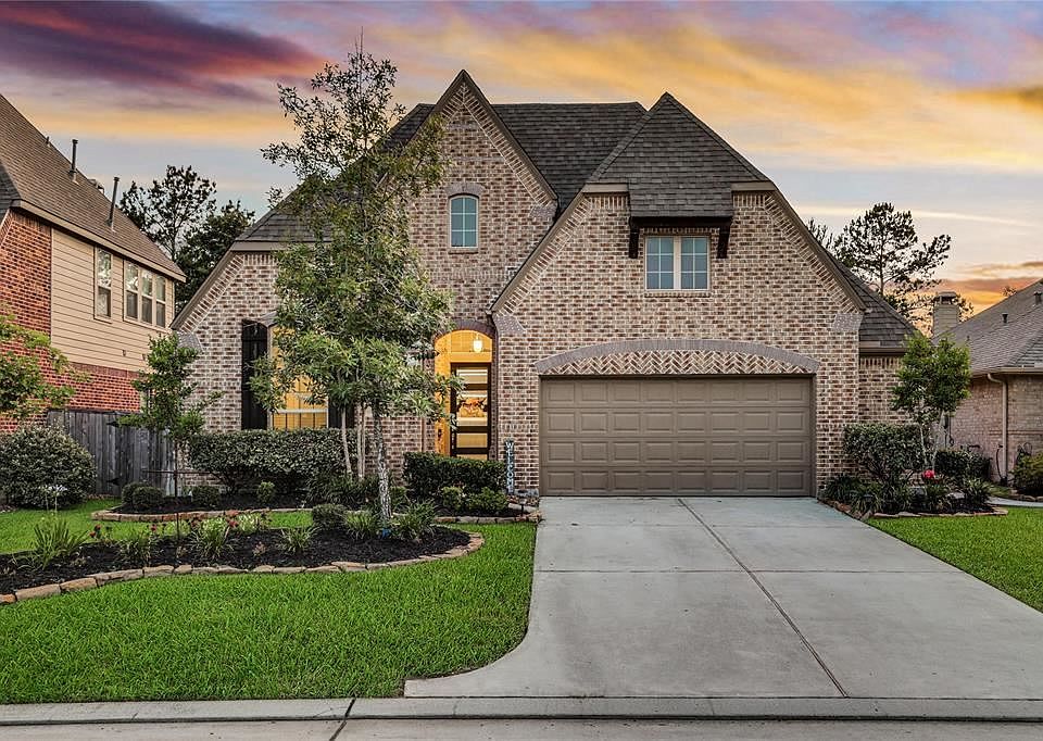 1st image of 135 Mayfield Dr