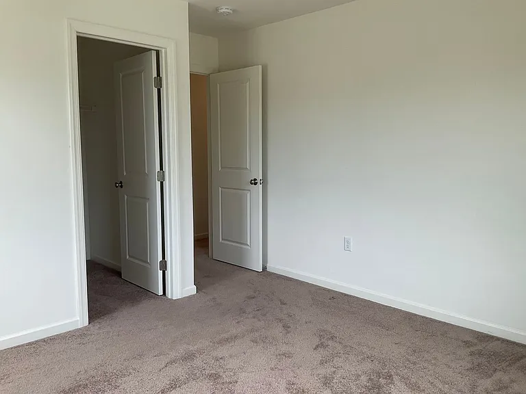 301 Reserve Ln — Photo 21
