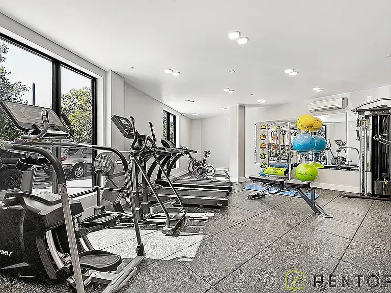 494 Manhattan Ave #401D — Photo 20