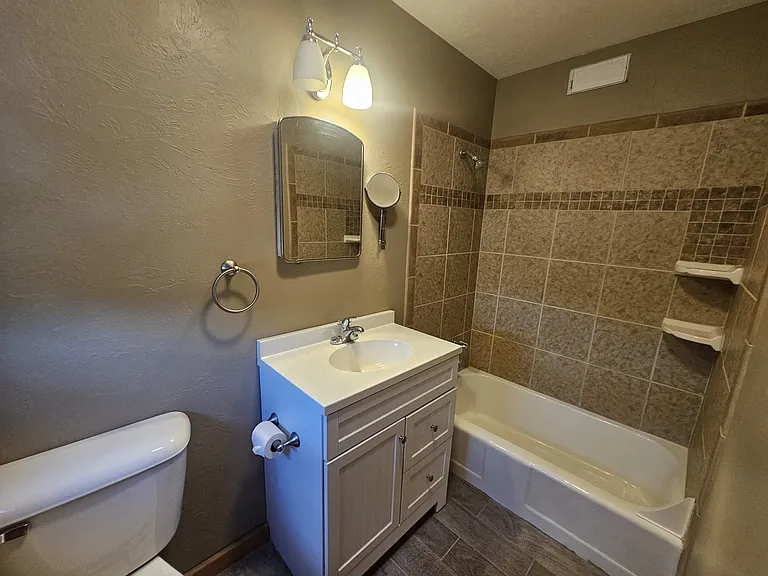 4506 N Grove Ave — Photo 8