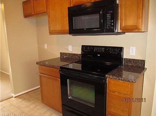 3rd image of 3671 Sylvan Ln
