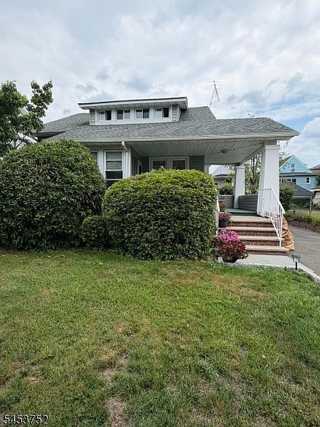 1st image of 409 E 25Th St