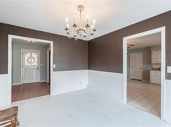 5th image of 703 NE Coronado Ave