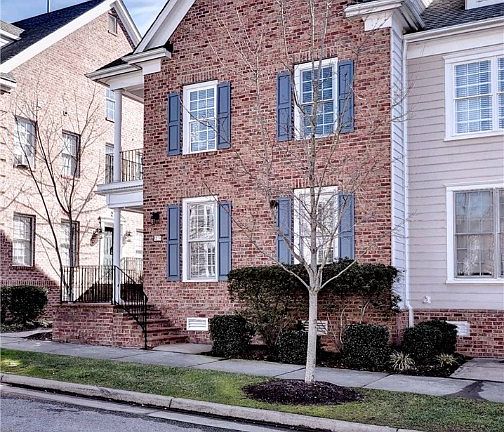 2nd image of 4214 New Town Ave #Na