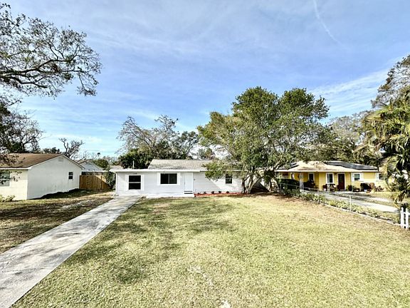 3rd image of 1520 Young Ave