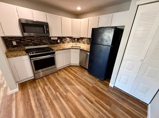 197 Larch Ln, Mahwah, NJ 07430