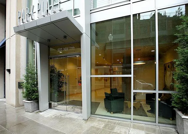922 NW 11th Ave APT 1006 photo 1