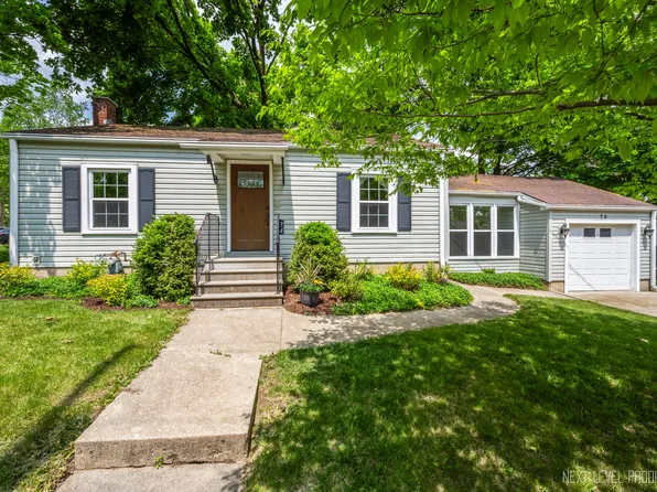 74 Mosedale St, St Charles, IL 60174
