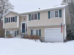 30 Poppy Pl, Warwick, RI 02886