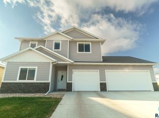 252 Lydia Ct, Harrisburg, SD 57032