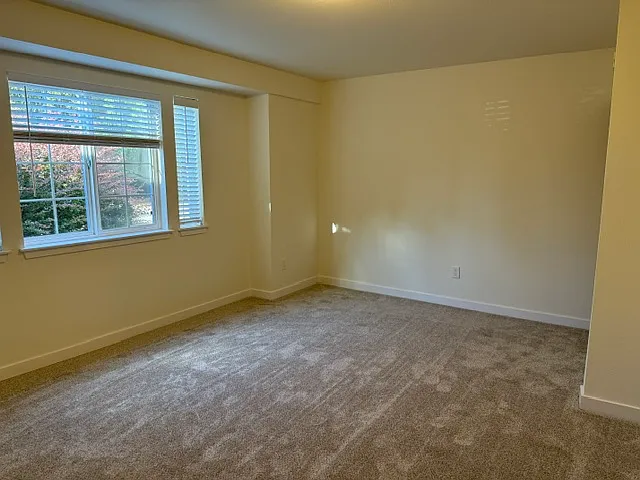 Extra bedroom/shared office