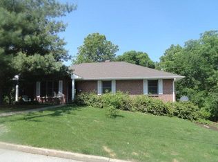 1512 Hough Park St, Jefferson City, MO 65101