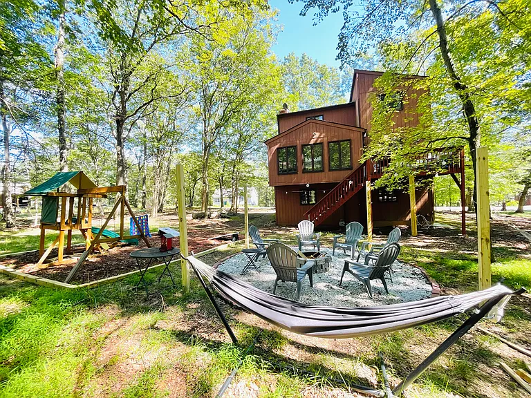 221 Somerset Dr — Photo 8
