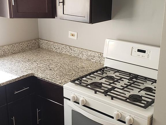 5th image of 2140 Kenilworth Ave APT 208