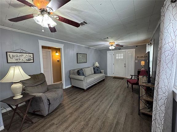 3rd image of 961 Avenue A