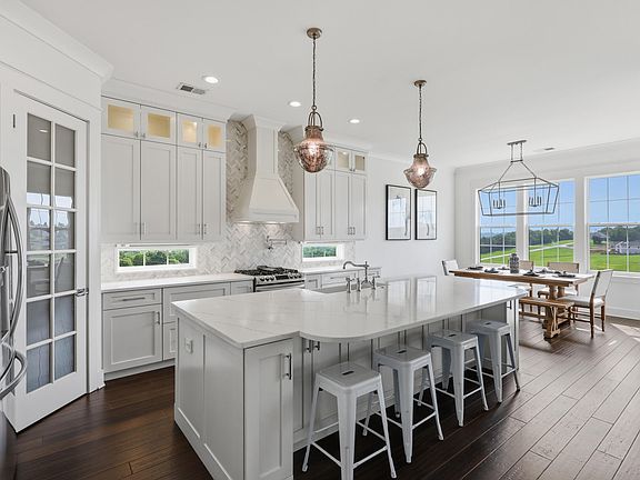2nd image of 300 Prestwick Cir